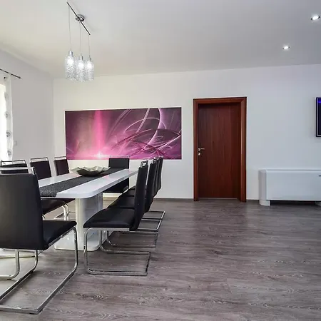 Modern Relaxing In Zaton Gacelezi