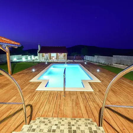 Villa Luxury With Pool, Zaton Gacelezi